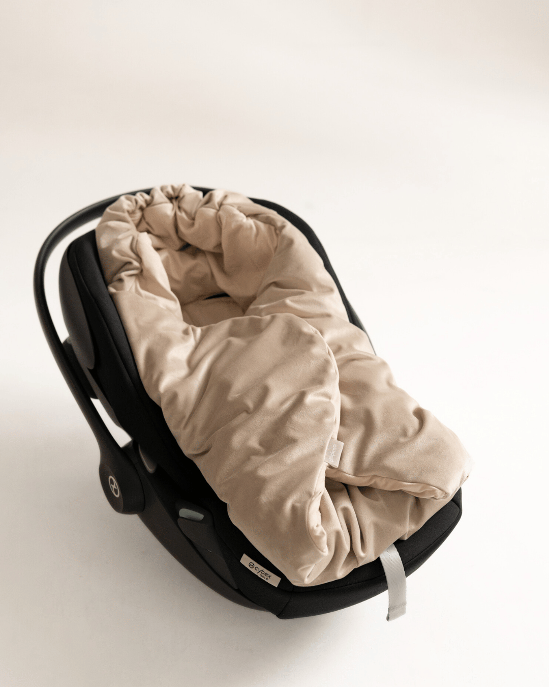 Otulacz do fotelika samochodowego i gondoli beżowy (B2B)